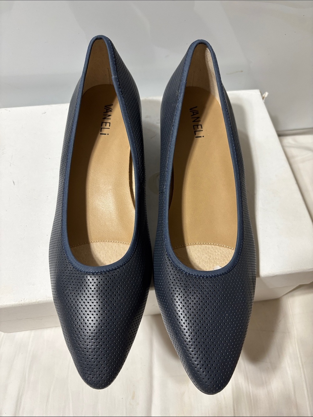 Vaneli Fiona Navy Perforated Pointed leather pumps. NWOT